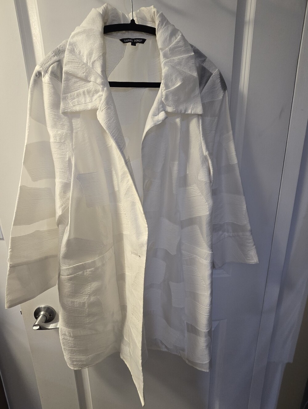 Lightweight White Geometric Sheer Coat - Picture 4 of 4
